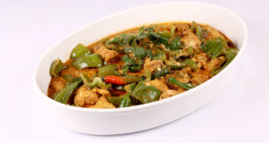 Shimla Mirch Chicken Recipe | Tarka