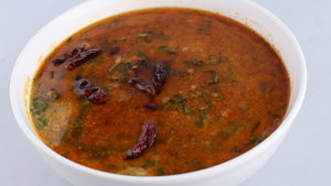 Achaari Palak Moong Daal Recipe | Lazzat