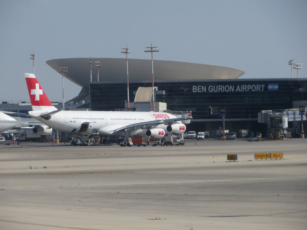 Israel allows Palestinian Americans access