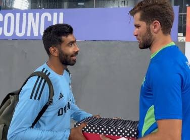 Shaheen Shah Afridi gift