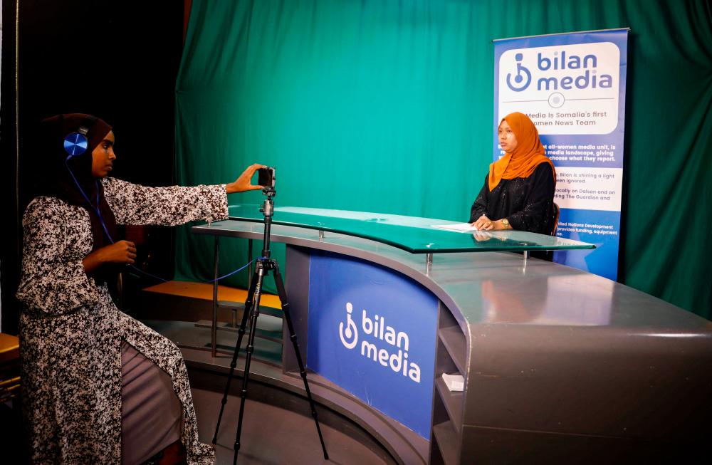 first all-women newsroom