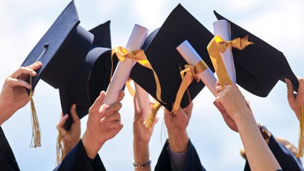 eye on ivy guides Pakistani student to success and growth