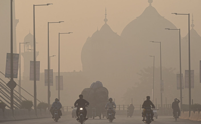 lahore smog holidays