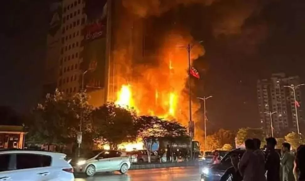 Rk shopping mall fire karachi