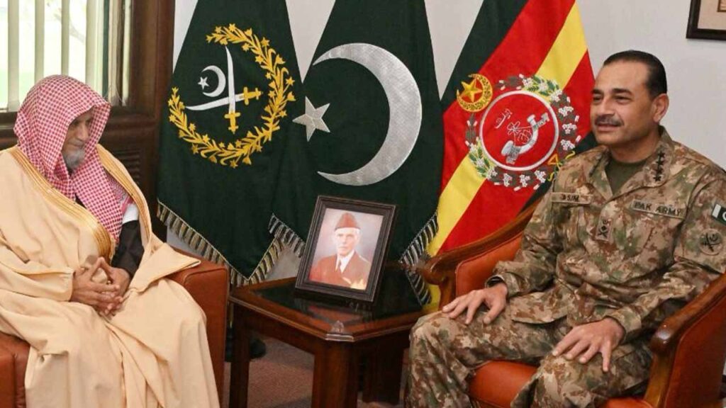imam e kaaba meets COAS Pakistan GHQ
