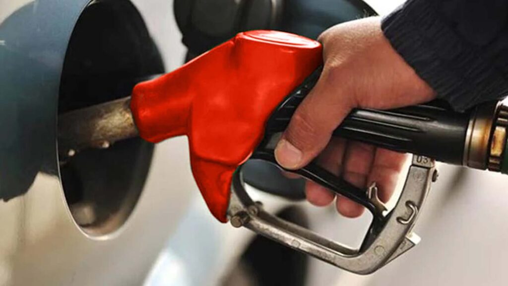 New petrol price in Pakistan on February 1, 2024