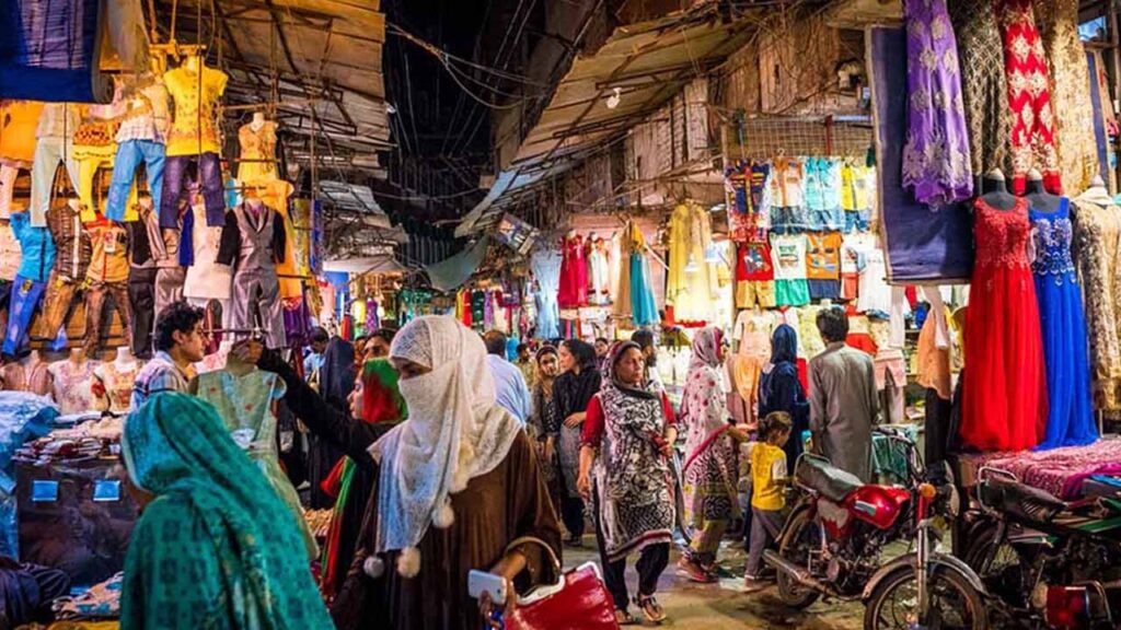 Lahore markets and restaurants open on Saturday and Sunday