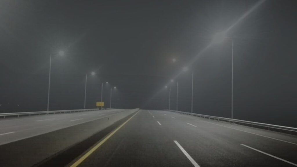 Lahore to Islamabad m2 motorway closed for traffic due to smog