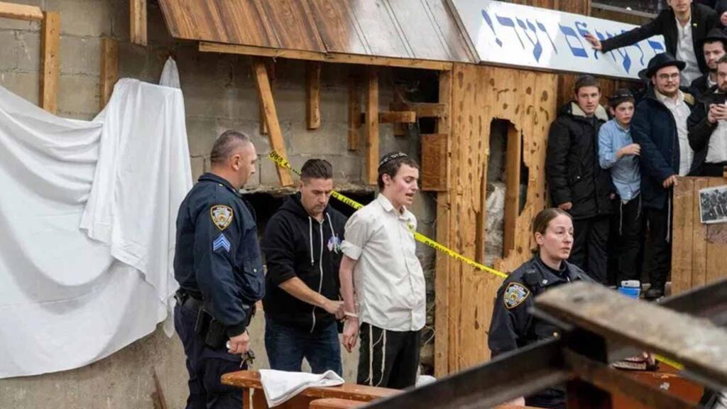 secret tunnel closure disrupted by extremist students