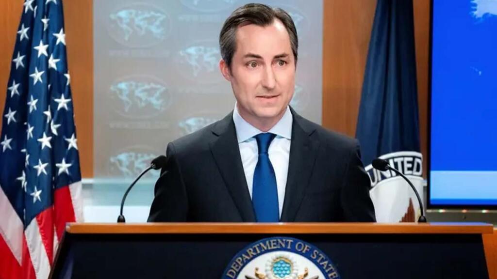 US calls for restrain in Pakistan protest