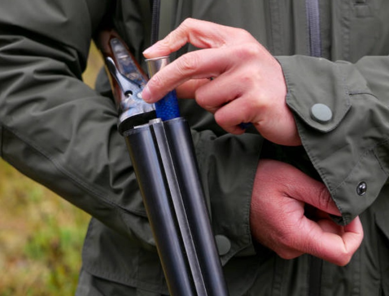 Customs officials open fire in pursuit of non-custom paid vehicle