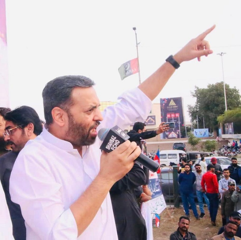 Mustafa Kamal advocates unity and dialogue amidst political turmoil