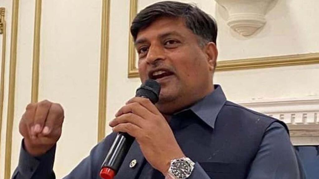 Sohail khan joins pmln