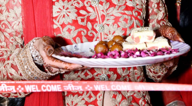 Wedding dinner disaster: over 50 guests hospitalised