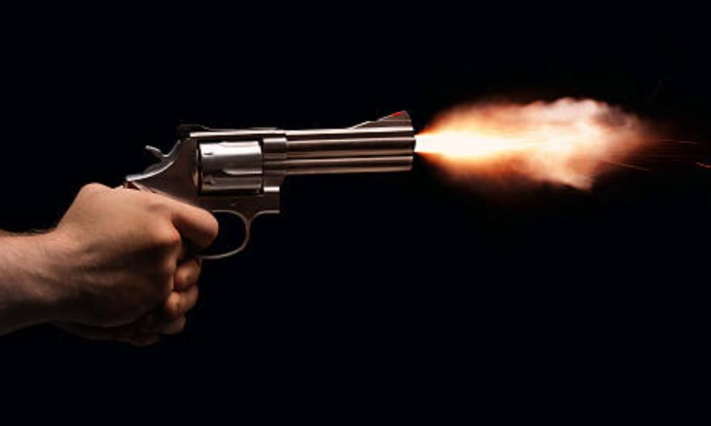 Firing broke out between two opposing political factions in the city of Hub, Balochitan