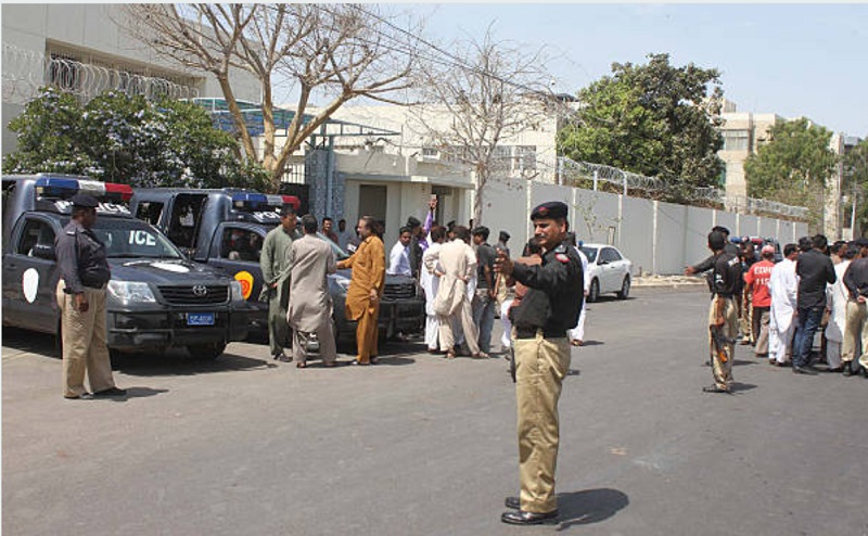 Arrests, traffic accidents, firing rocks Karachi