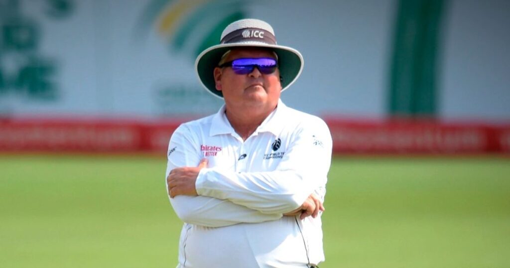 umpire announces retirement