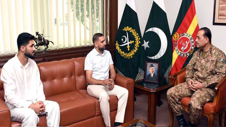 COAS meets Amir Boxer