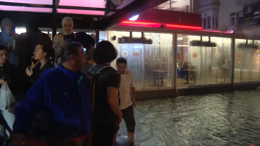 Heavy rainfall severely disrupted transportation in Ankara on Thursday, flooding entire metro stations and leaving commuters stranded.
