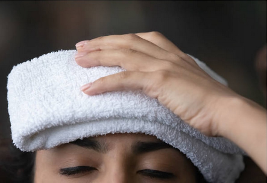 During periods of extreme heat without electricity, it is essential to prioritise safety by focusing on staying cool and hydrated.