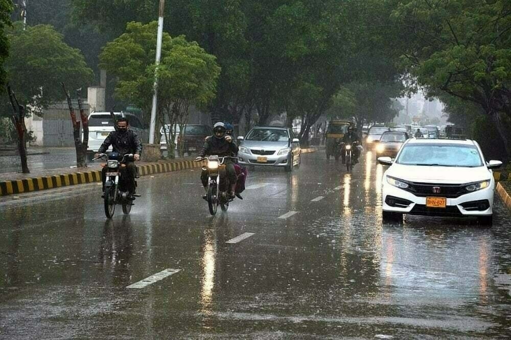 rain in Lahore turns weather pleasant