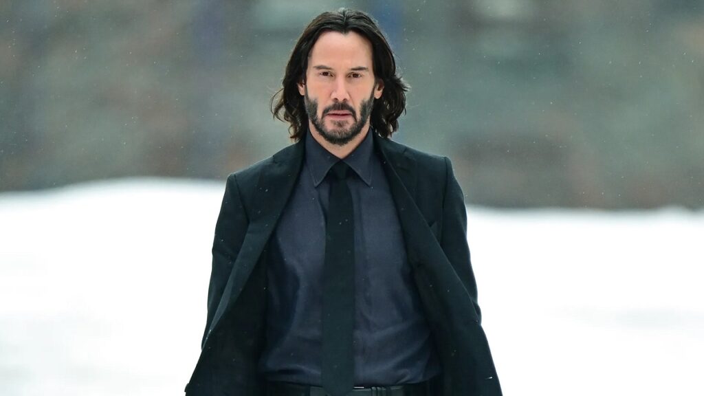 Keanu Reeves recounts knee mishap on comedy set