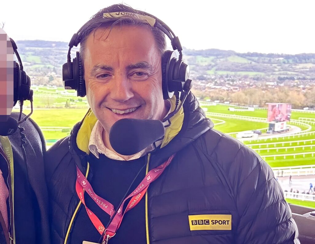 Police launched a search on Wednesday for Kyle Clifford, following a crossbow attack that claimed the lives of three women at their home on Ashlyn Close, United Kingdom. The victims were members of John Hunt family.