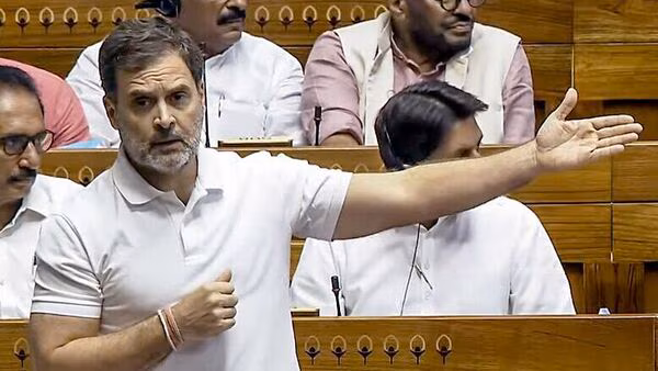 Rahul Gandhi recites Darood