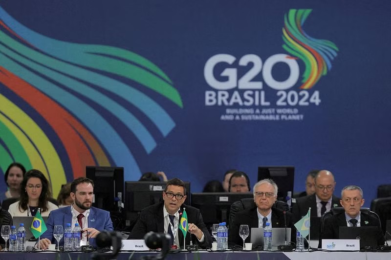 G20 finance leaders are optimistic about a global economic 'soft landing' but warn of risks from unspecified conflicts.