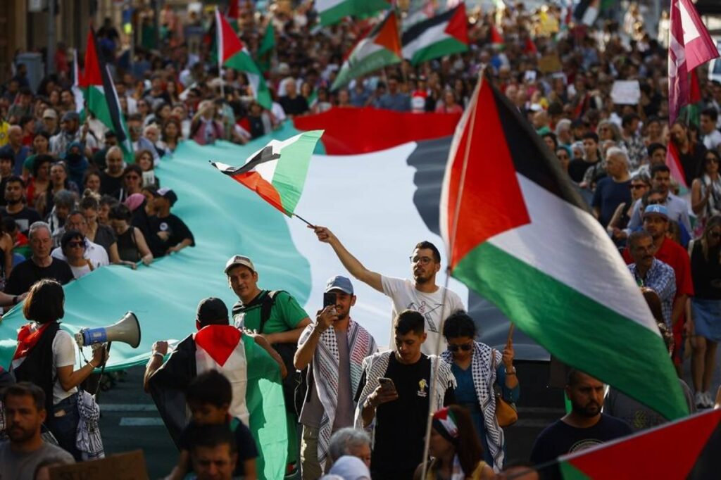 The White House on Tuesday accused Tehran of trying to take advantage of Gaza-related protests in the US and described such behavior as unacceptable, following a warning by the top U.S. intelligence official that Iran was trying to stoke discord in American society.