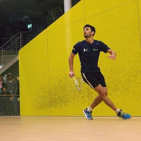 KARACHI: Pakistan squash player Nasir Iqbal advanced to the quarter-finals of Victorian Open in Australia on Thursday, with a victory over third seed Nicholas Calvert from Australia.