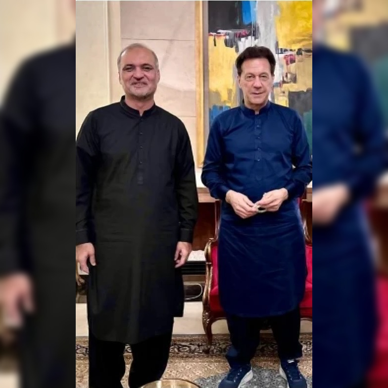 The founder of Pakistan Tehreek-e-Insaf (PTI) Imran Khan publicly endorsed Jamaat-e-Islami’s (JI) sit-in against high electricity bills.