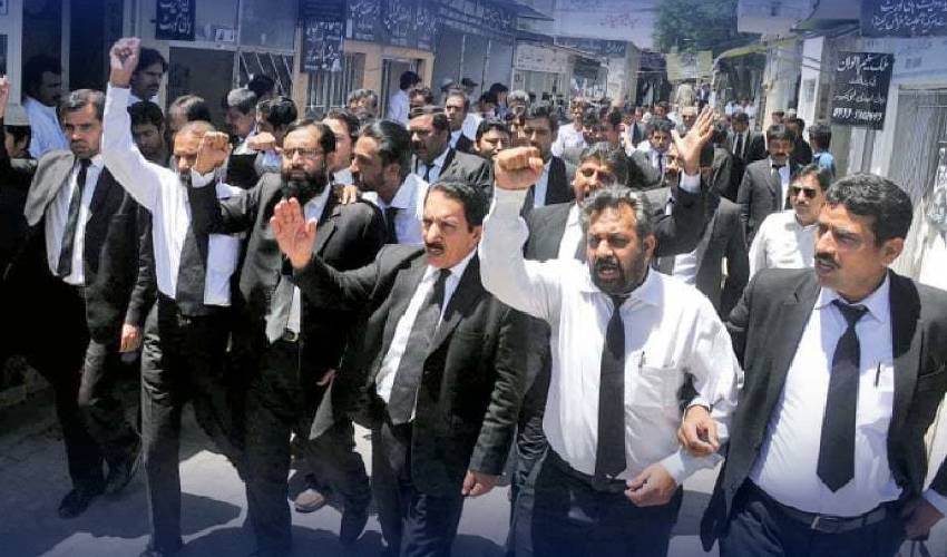 Punjab lawyers boycott courts