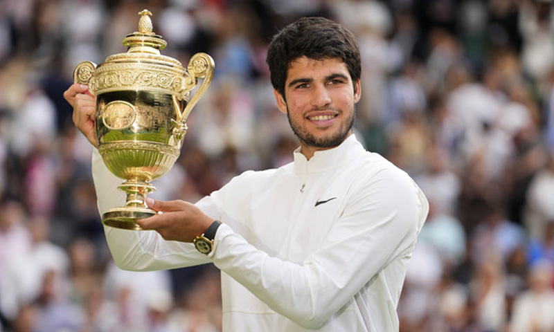 Alcaraz beats Djokovic