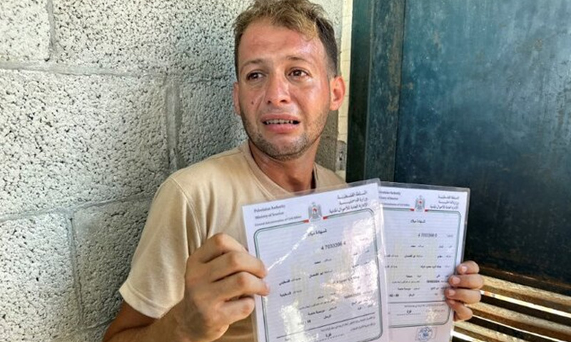 Palestinian newborn twins