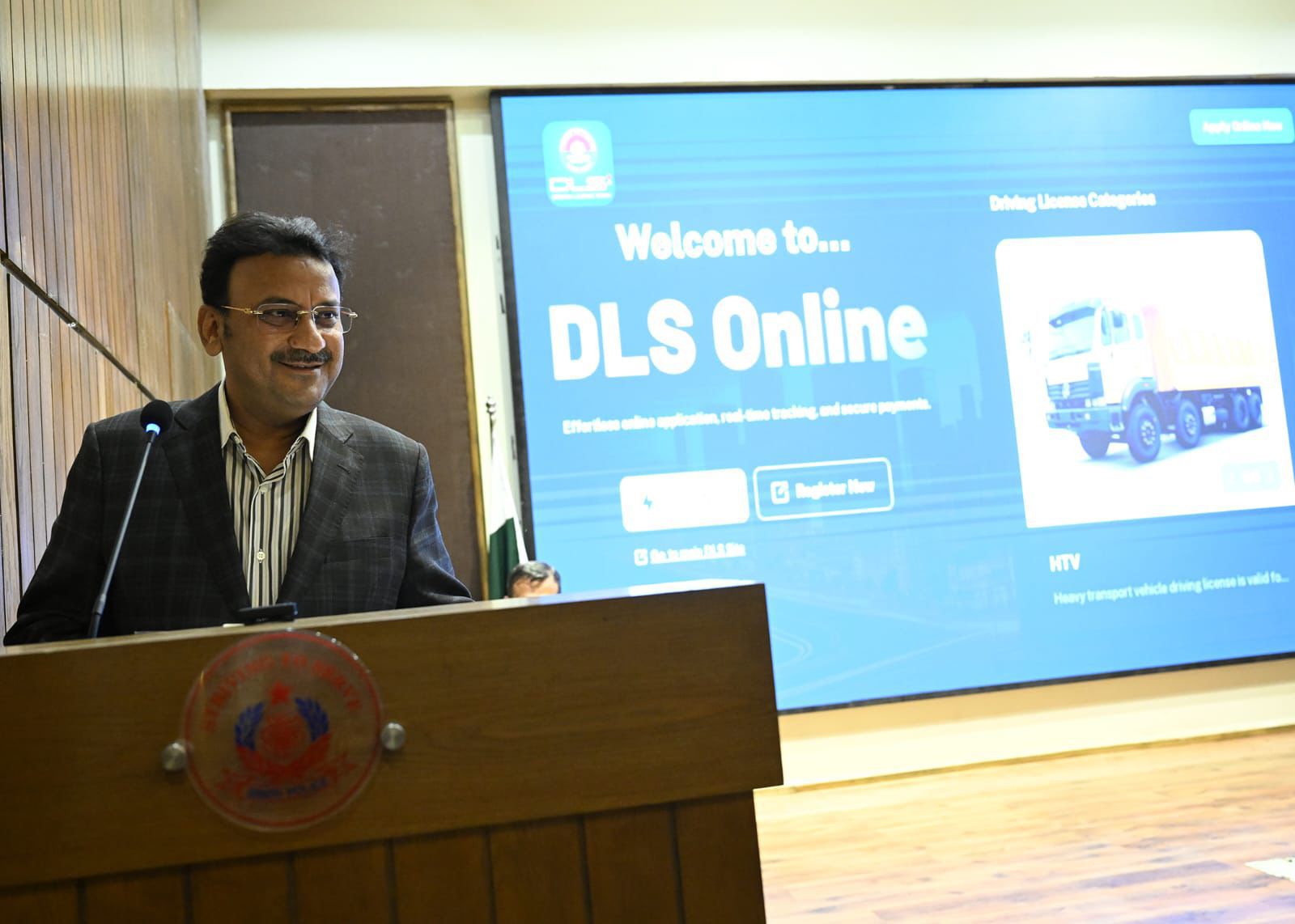 Dig Dl Sindh Home Minister inaugurates the online issuance of driving licences ...