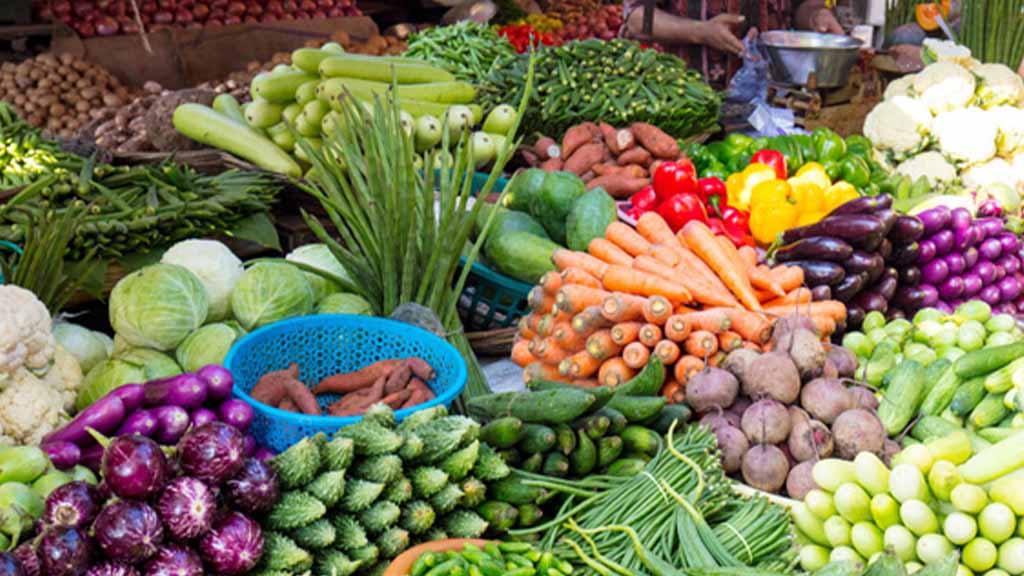 Official fruit and vegetable prices in Lahore