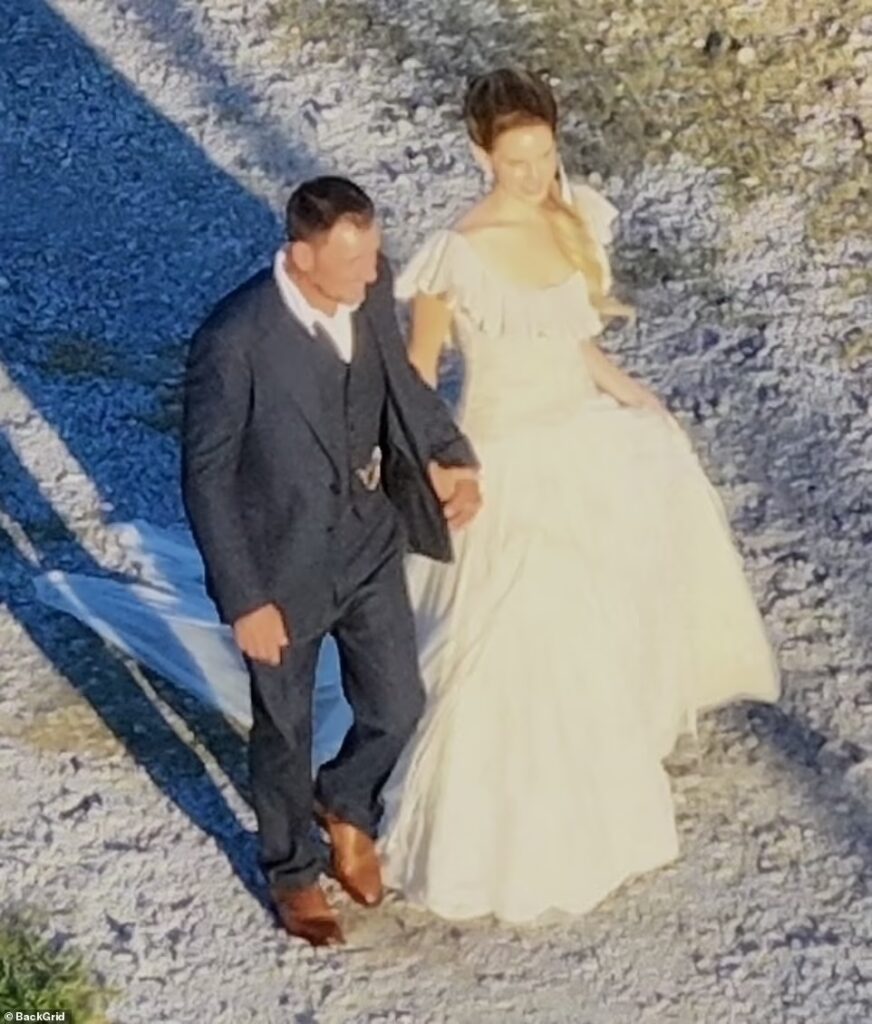 Lana Del Ray marriage: Singer ties knot with alligator tour guide