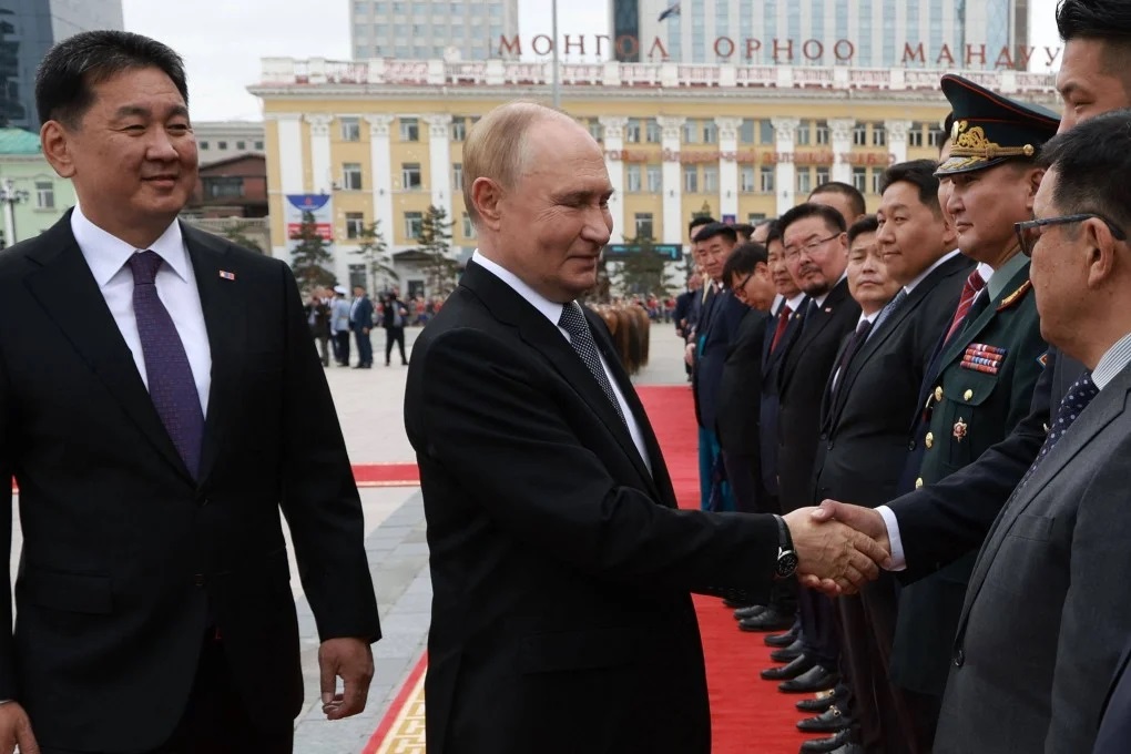 Russian President Vladimir Putin received a red carpet welcome on Tuesday on a state visit to Mongolia, whose failure to arrest him under a warrant from the International Criminal Court was criticised by Ukraine as a blow against justice.