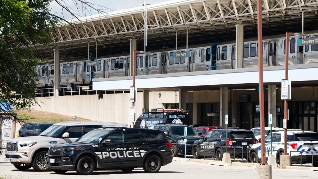 At least four people lost their lives during a shootout in a train station in early hours of Monday in a village called Forest Park, III, almost 16 kilometres (km) west of the city of Chicago, Illinois, United States (US).