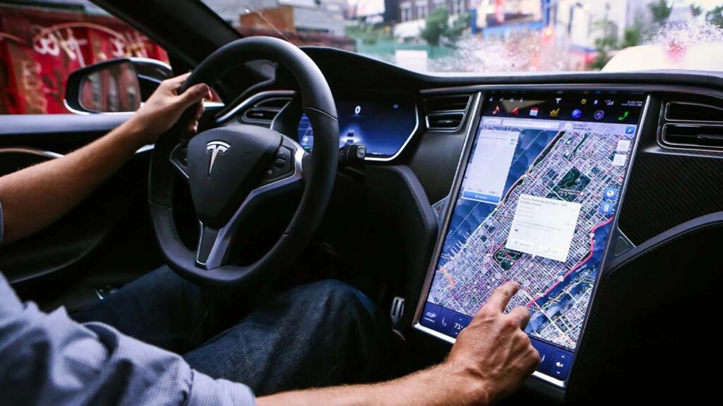 autopilot distracts drivers