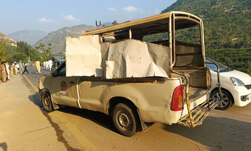 bomb attack on diplomat convoy