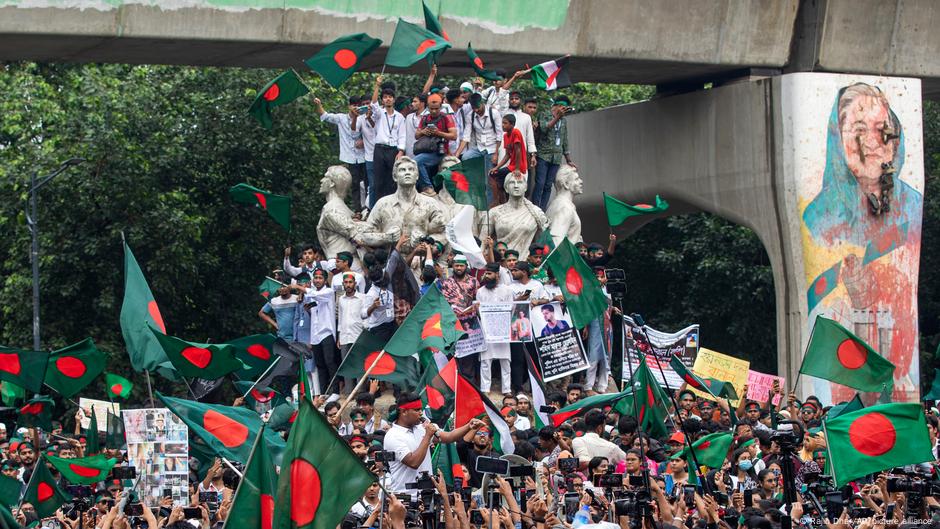 Activists warn that many legal cases filed against journalists accused of aiding and abetting a violent crackdown on anti-government demonstrators are not evidence-based and could set a bad precedent.