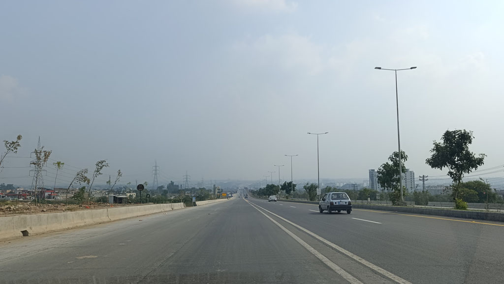 Islamabad Expressway traffic situation