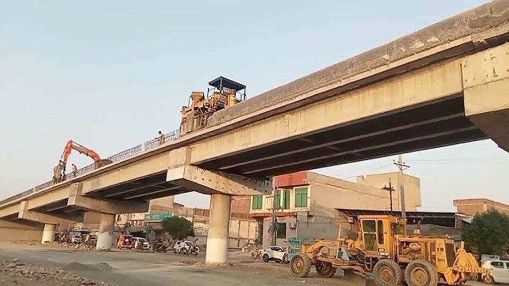 Faisalabad Flyover accident