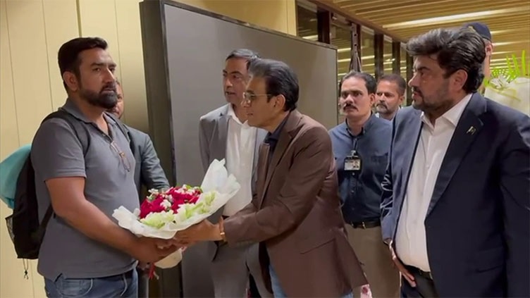 A special flight successfully brought back 71 Pakistani nationals stranded in Lebanon and Syria early on Wednesday.