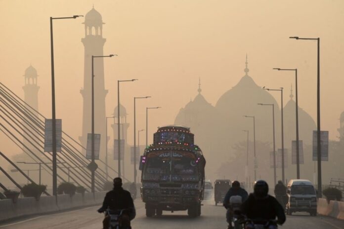 Lahore continues to grapple with a severe air pollution crisis, which remains a pressing concerns even during nighttime hours.