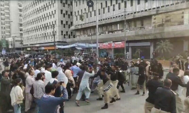 Karachi police clash with protesters