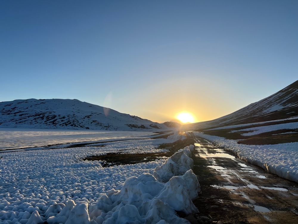 tourists stranded in Deosai