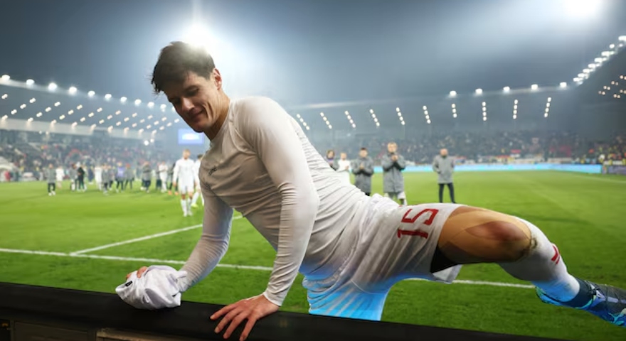 Norgaard red card against Everton